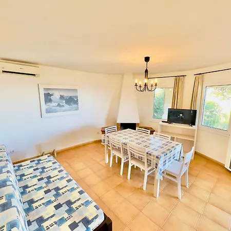 Villa Trill Brisas A, 4-6 Pax *